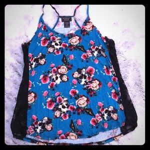 DONATING SOON 👋🏾 Floral Tank Top